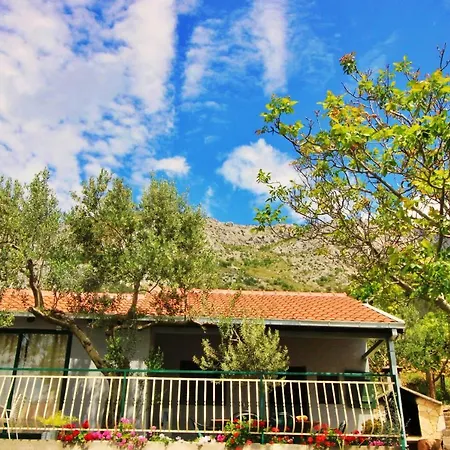 Holiday home Jozo Omis